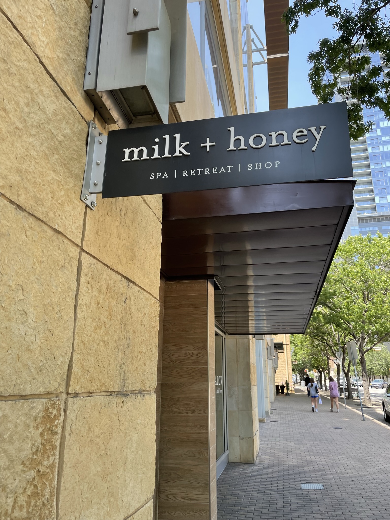 milk + honey | Downtown Austin nail photo 5